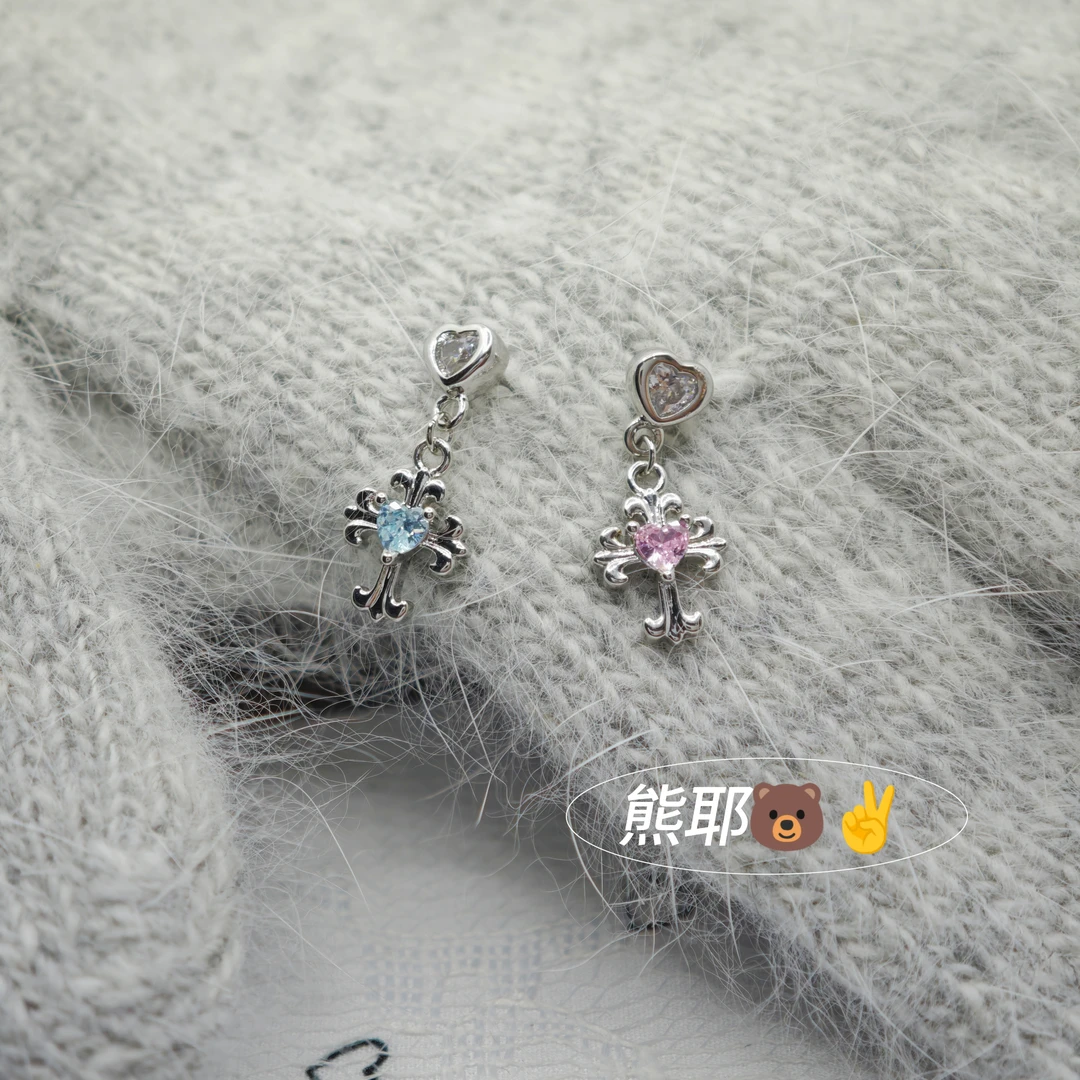钛钢耳饰 十字克罗心吊坠 小众耳钉钛钢耳钉爆闪耳钉耳骨钉耳锅钉