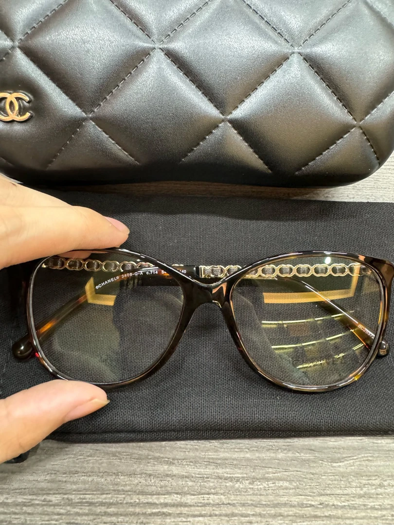 chanel小羊皮平光镜 全新带盒 公价6800 小羊皮质感很好