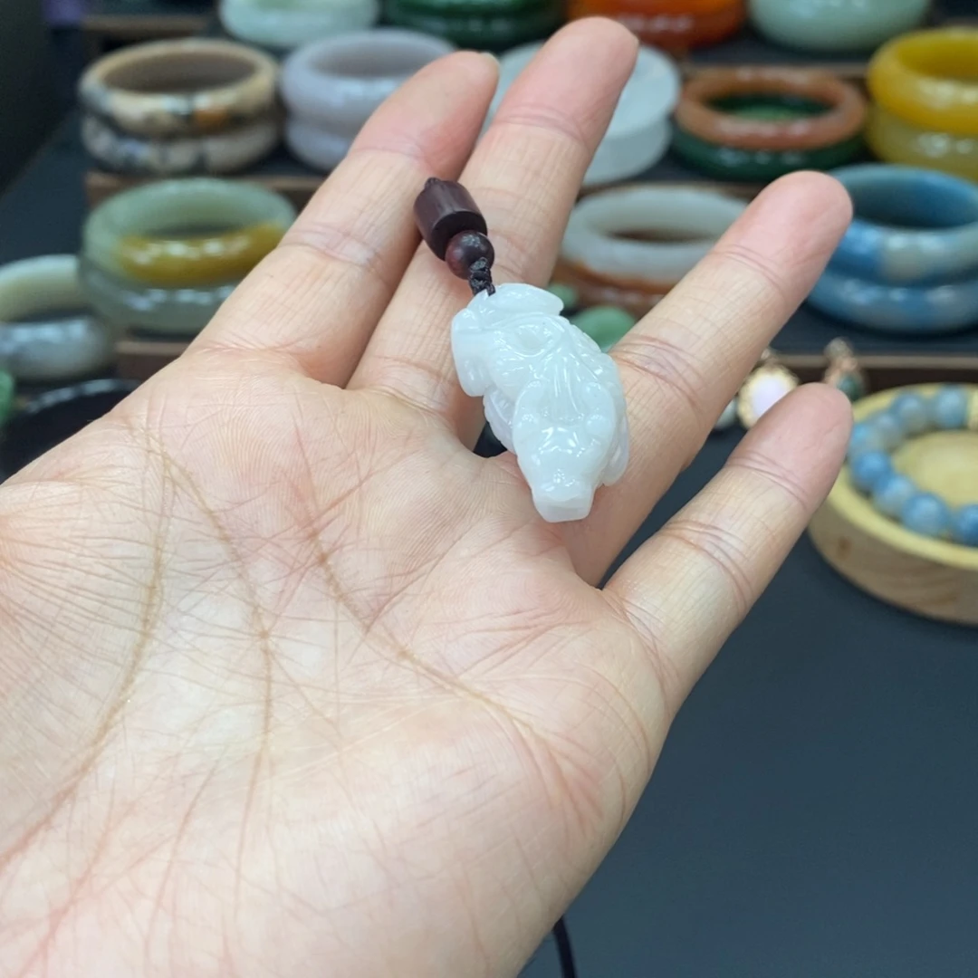 小***粥未镶嵌吊坠石英质玉