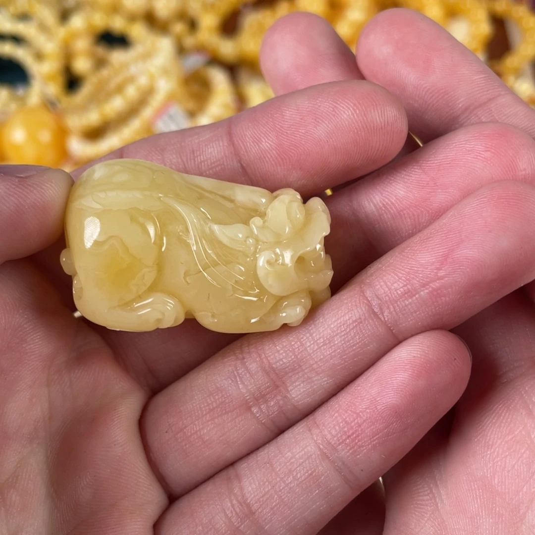 蜜蜡裸石未镶嵌貔貅定制