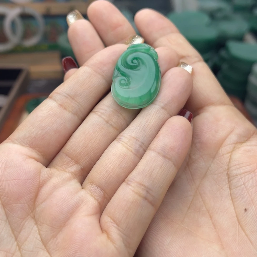 石英质玉颈饰未镶嵌