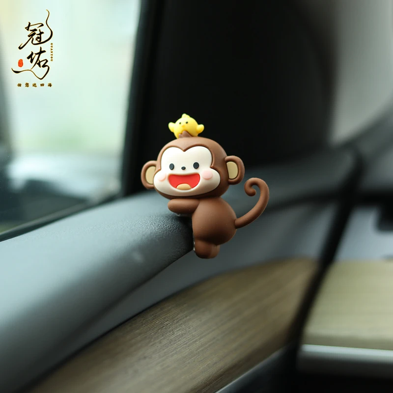 [趴趴猴]汽车摆件屏幕后视镜装饰可爱卡通车载用品公仔车内中控