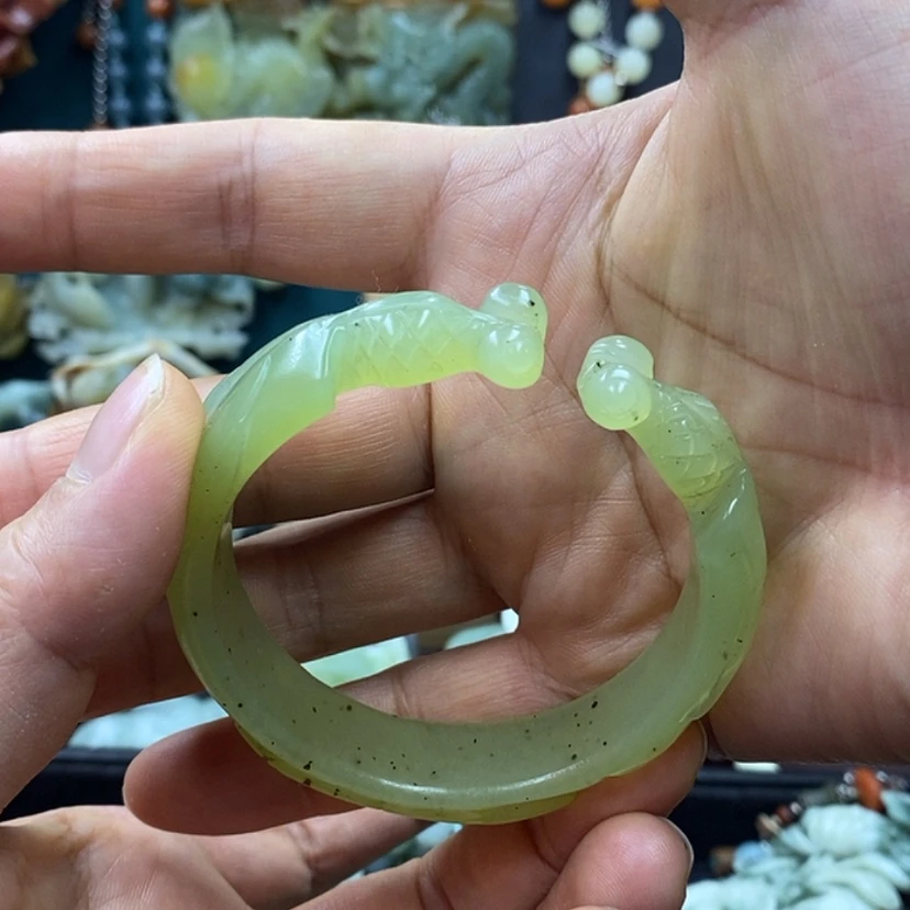 【闪购商品】蛇纹石玉手镯未镶嵌