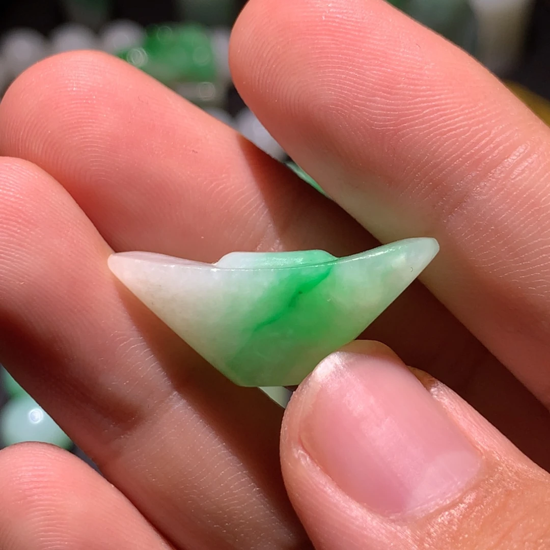 翡翠未镶嵌挂件翡翠