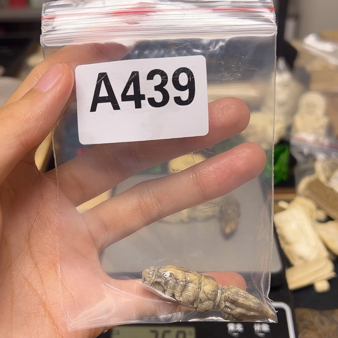 天然猛犸牙雕刻品