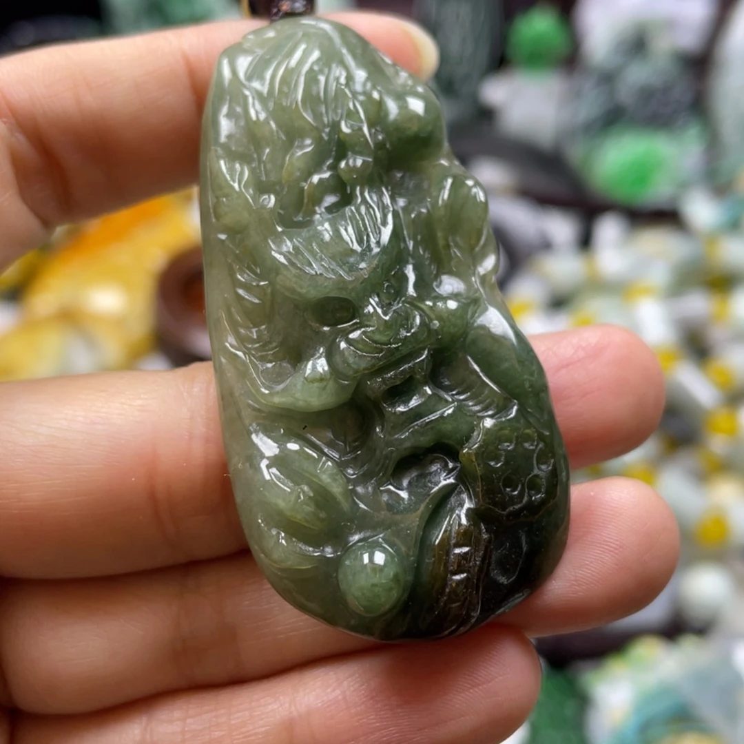 翡翠颈饰未镶嵌牌子