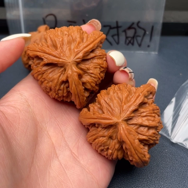 取***道吊坠文玩核桃白狮子