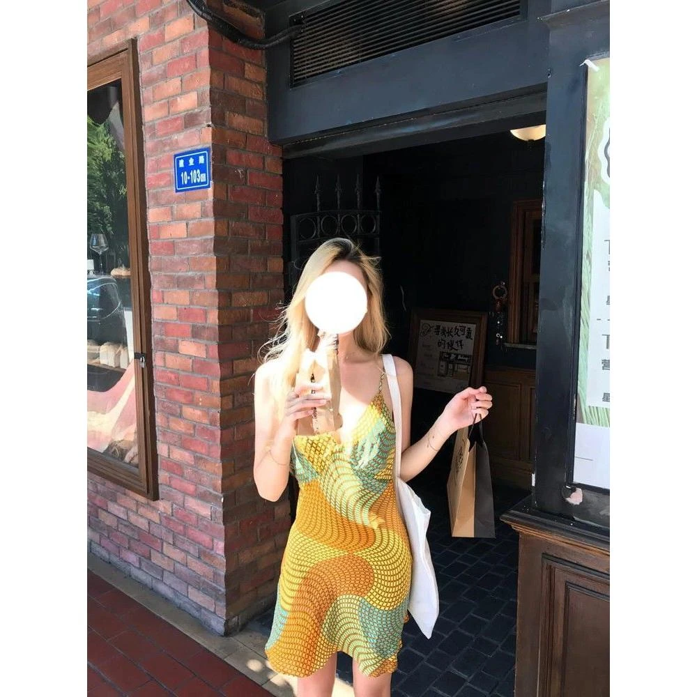 新款夏季复古春夏风情不规则撞色印花聚酯纤维V领短袖吊带连衣裙