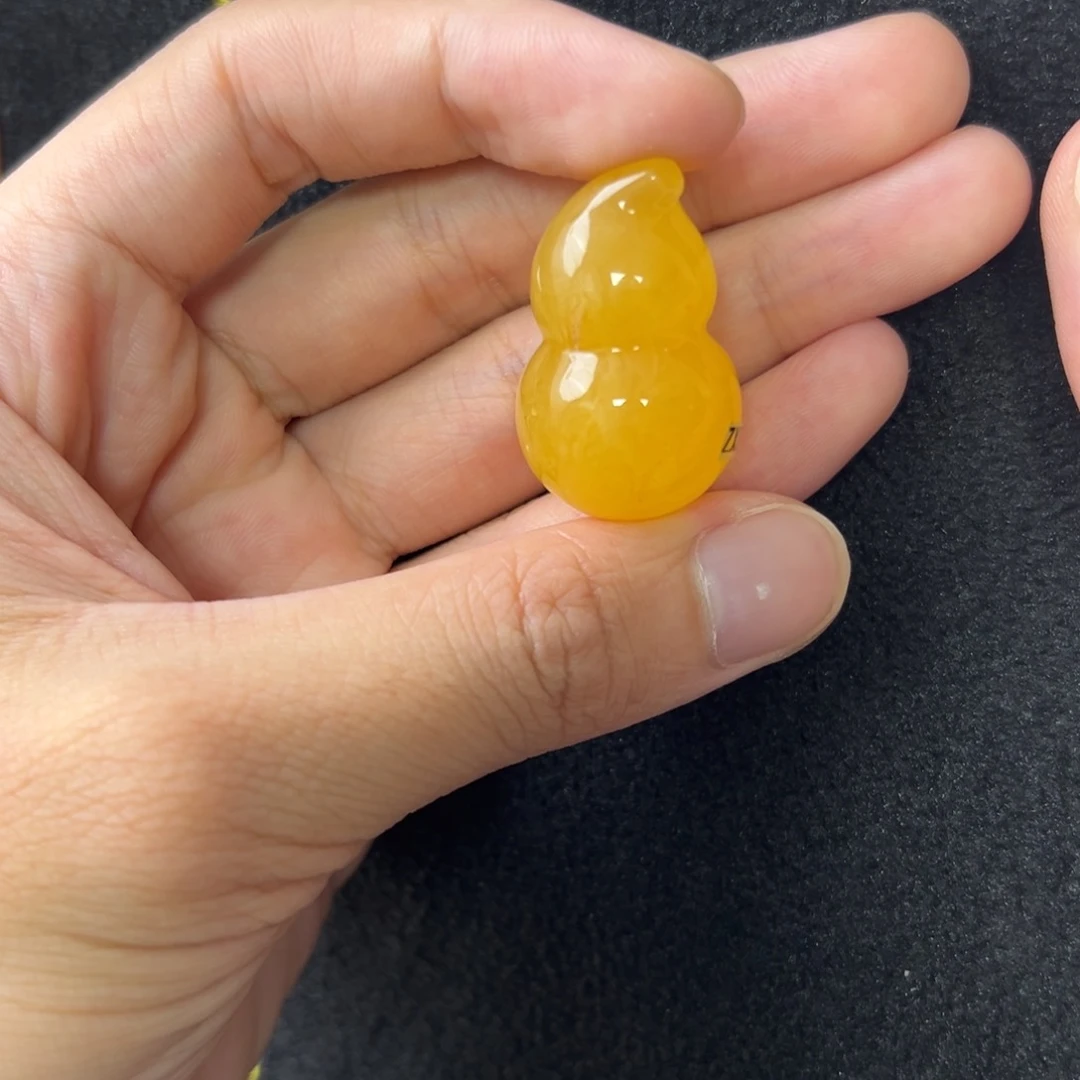 未镶嵌琥珀珠宝奇石