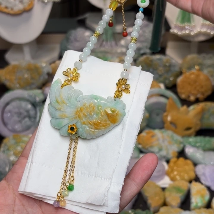 翡翠未镶嵌颈饰吊坠
