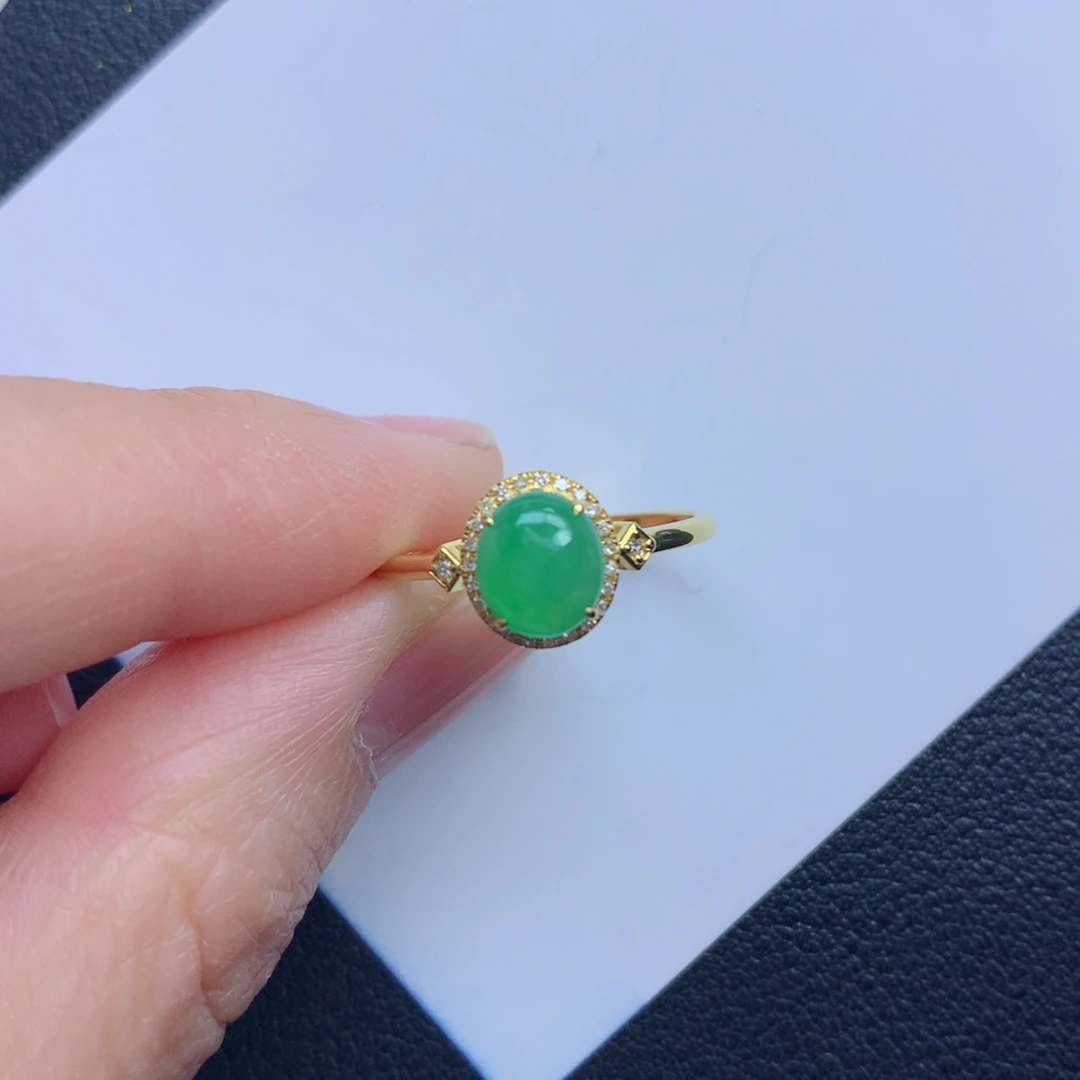 翡翠颈饰未镶嵌戒指