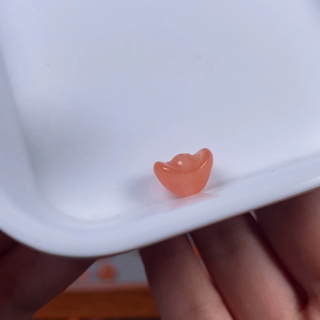 南红玛瑙元宝未镶嵌似**识