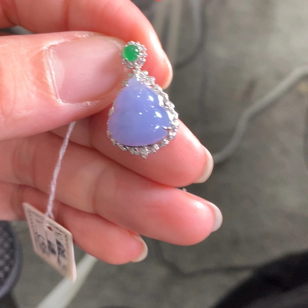 翡翠18K金镶嵌颈饰翡翠