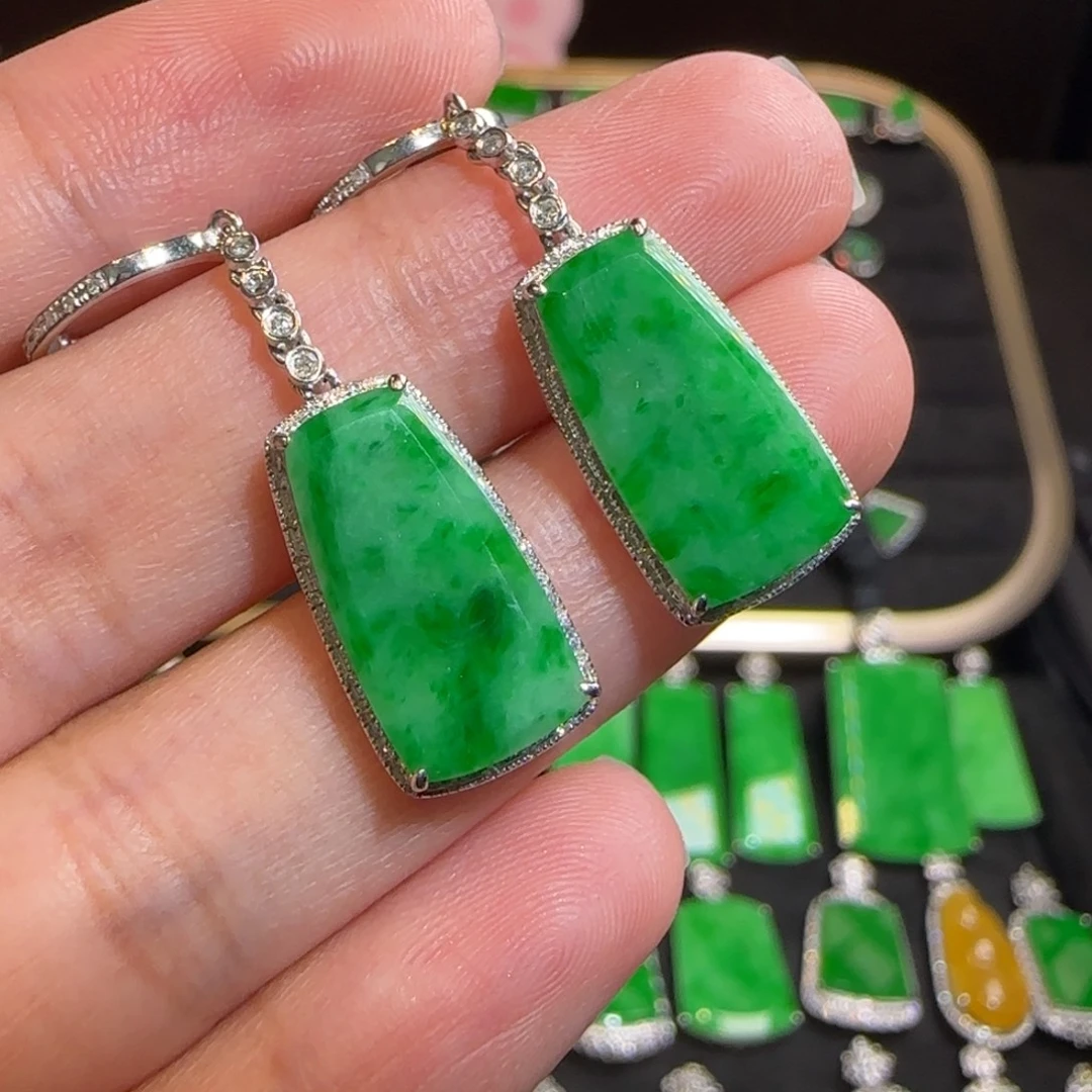 翡翠18K金镶嵌颈饰无事牌耳环