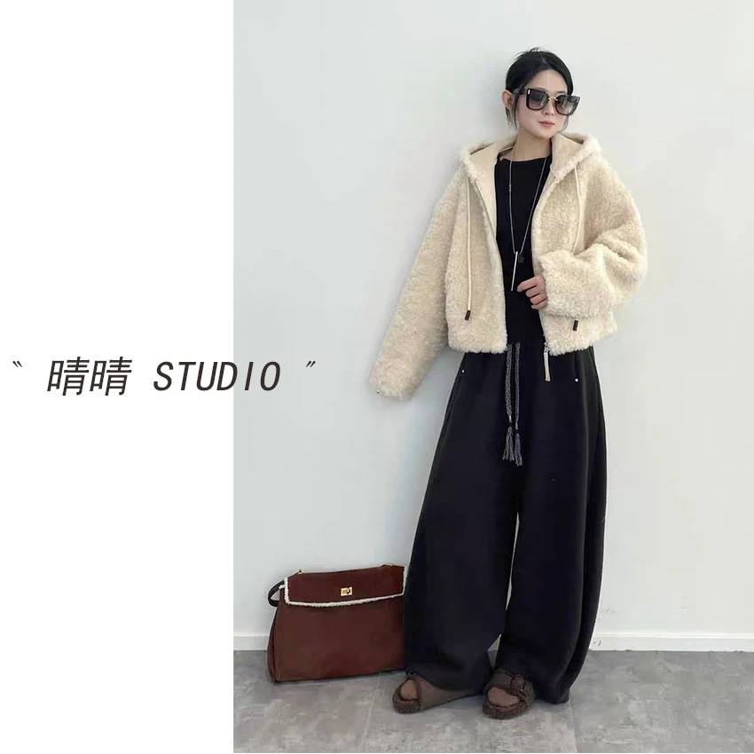 晴晴家-「拂雪暮冬」25年冬韩系简约百搭休闲舒适羊羔绒连帽外套858