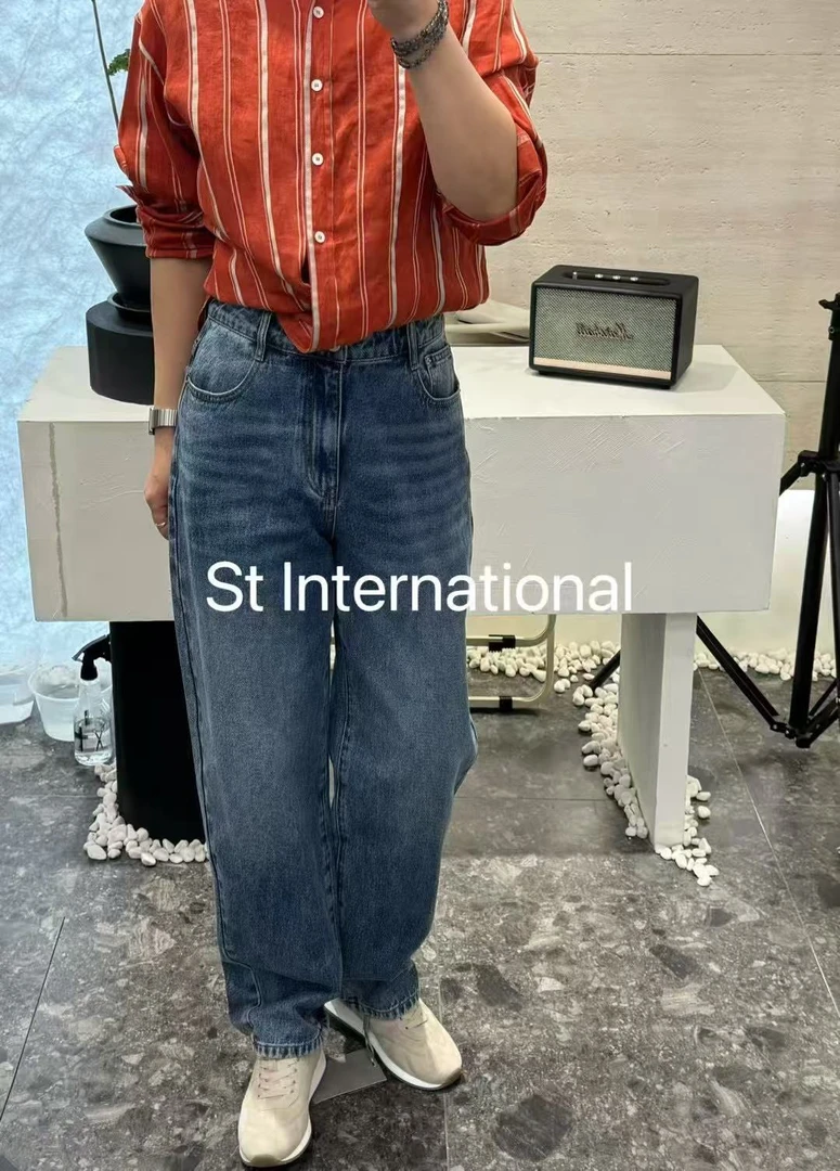 水洗高腰显瘦镰刀牛仔裤