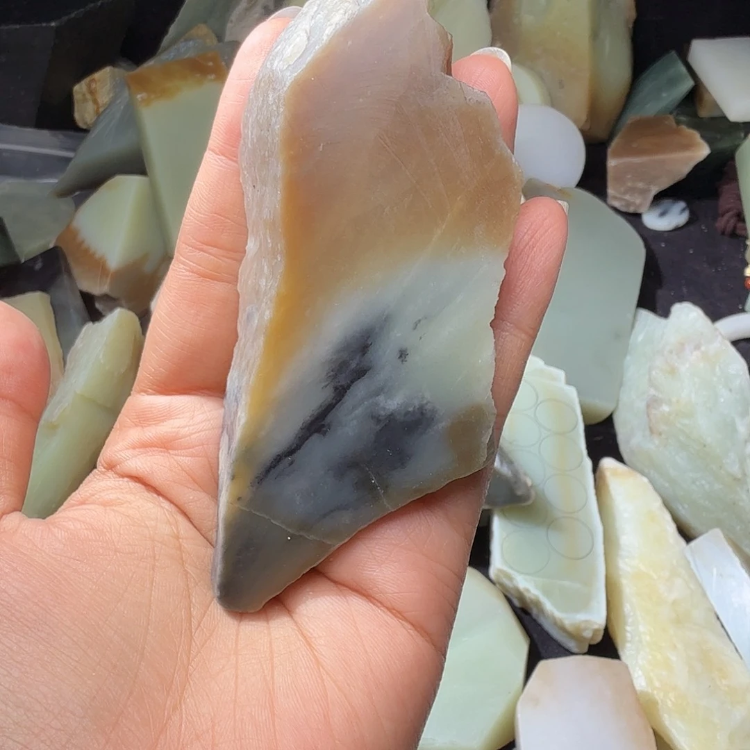 书***书和田玉（糖玉）未镶嵌珠宝半成品