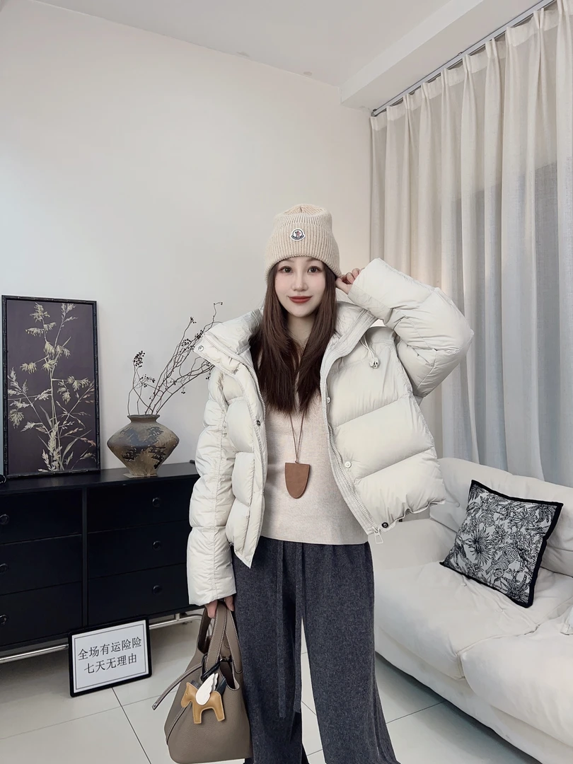 绒子含量90% 冬季时尚百搭短款连帽女装羽绒服外套033