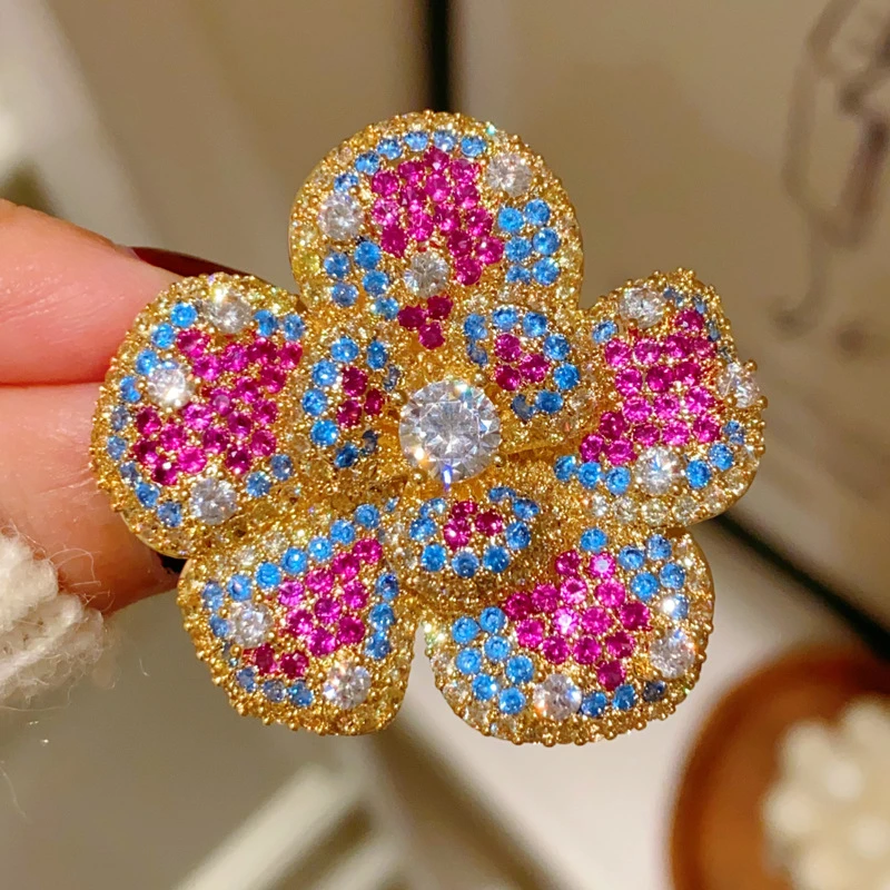 铜合金合成锆石胸针 法式奢华小香风彩色山茶花胸针胸花 4*4cm