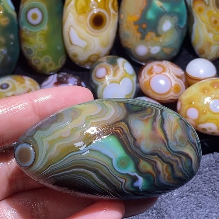 玛瑙/玉髓未镶嵌珠宝奇石120