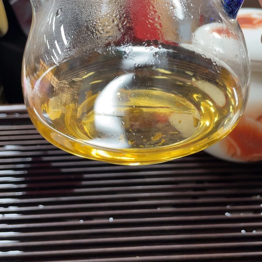 幸***猪杯子里还有很多东西