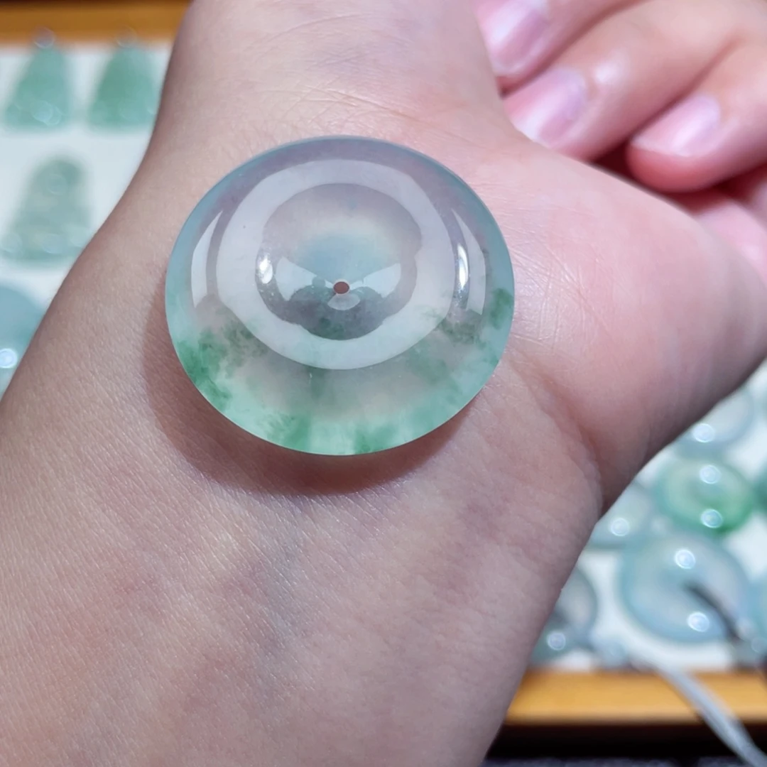 翡翠未镶嵌颈饰扣子