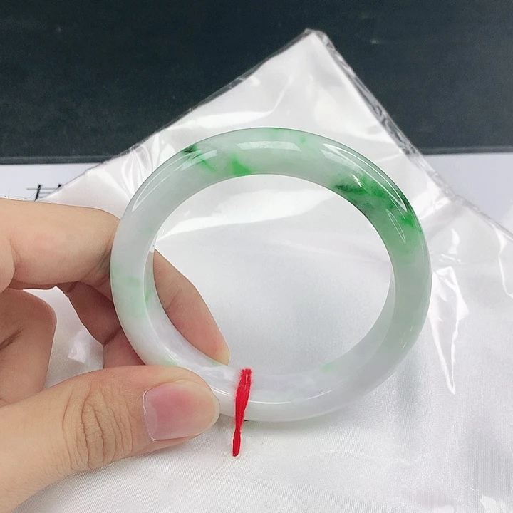 翡翠未镶嵌手镯圈58。64075