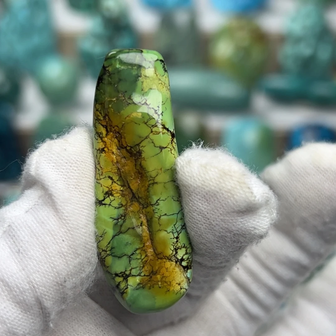 绿松石未镶嵌珠宝奇石