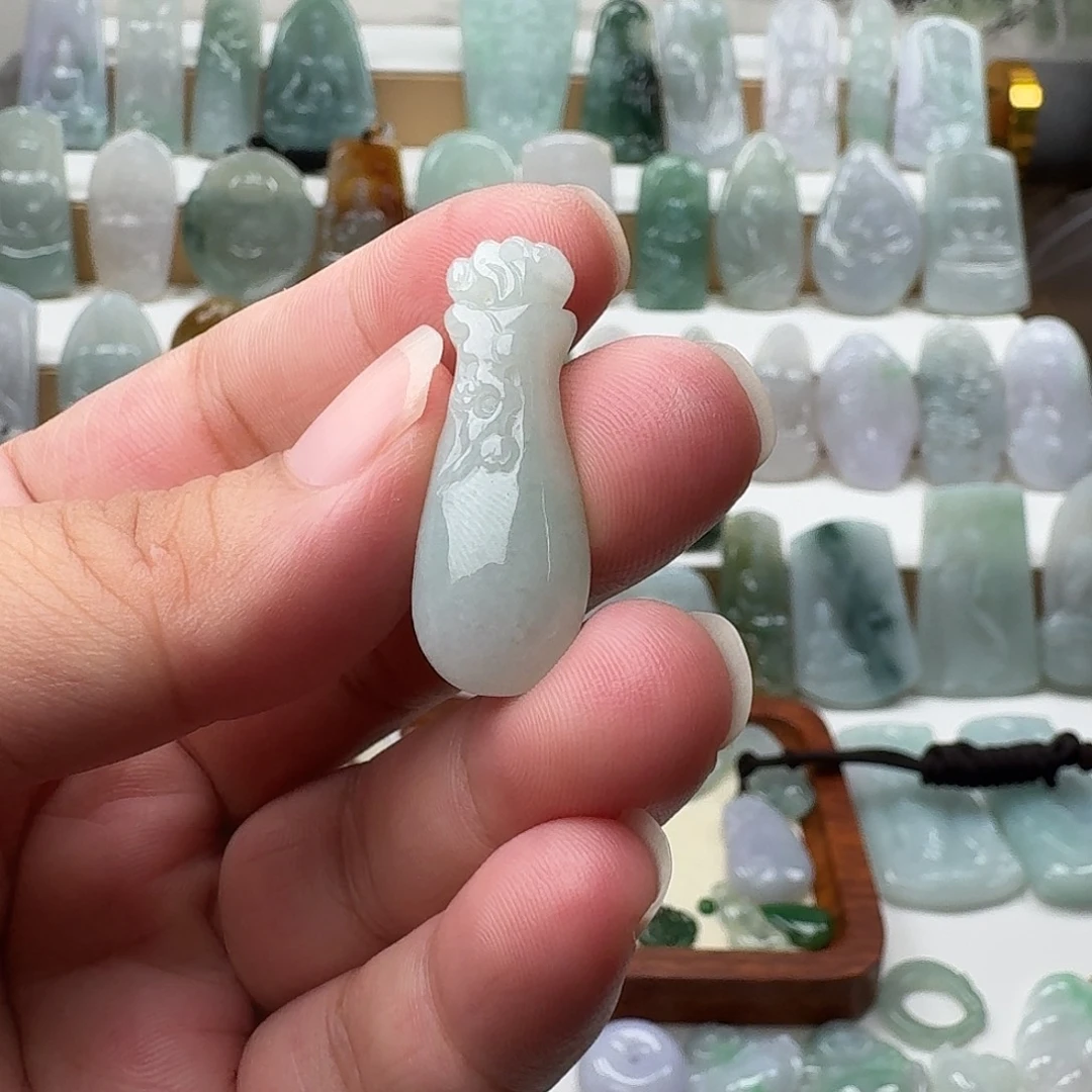 翡翠未镶嵌颈饰24