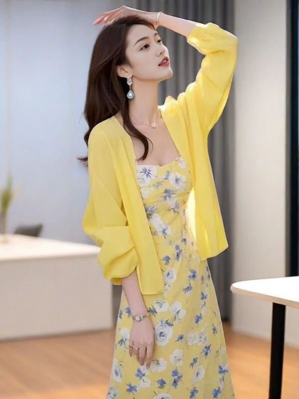 碎花雪纺连衣裙女2025修身显瘦多巴胺海边度假开衫吊带裙两件套