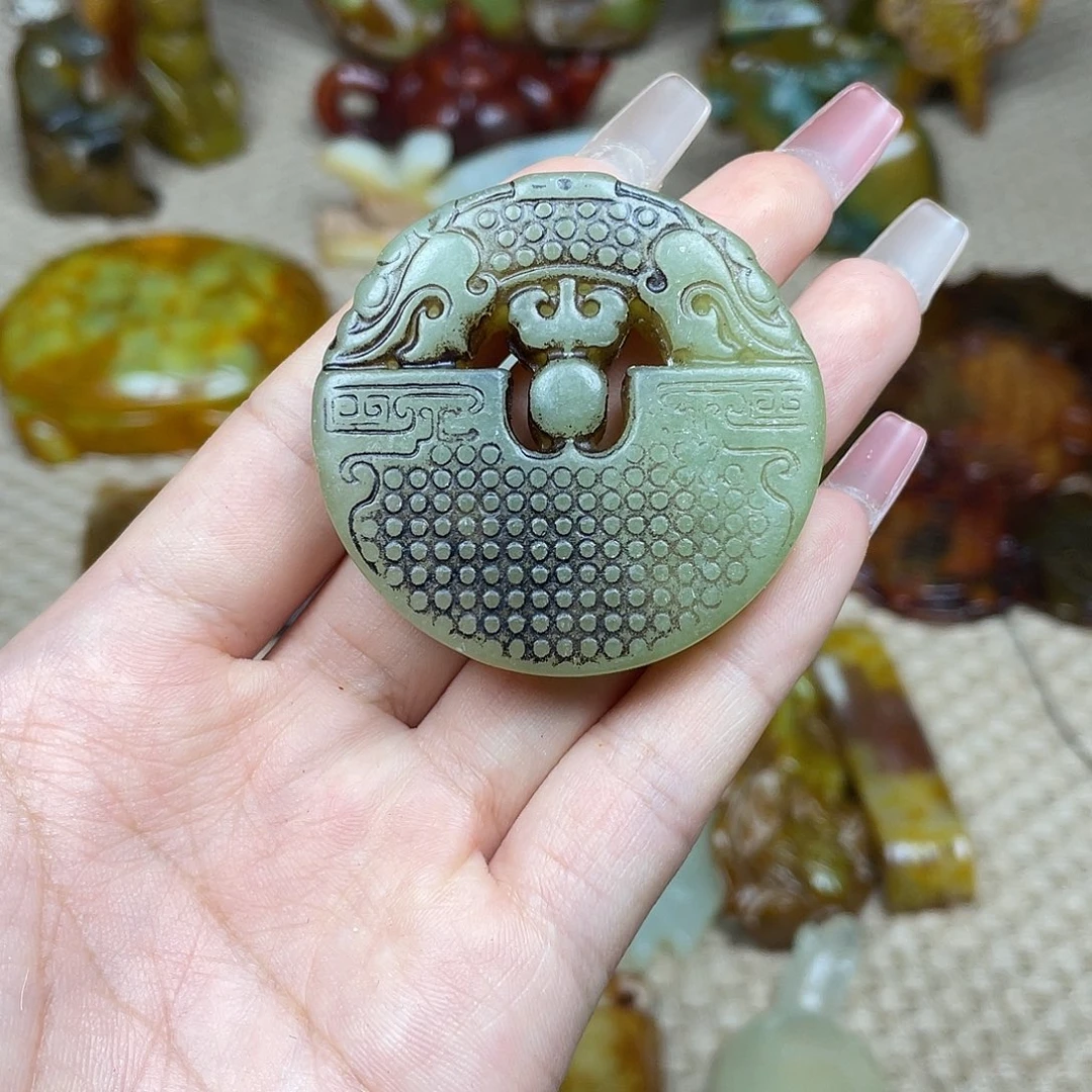 蛇纹石玉未镶嵌如图