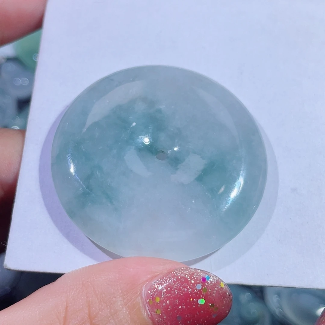 翡翠未镶嵌颈饰平安扣