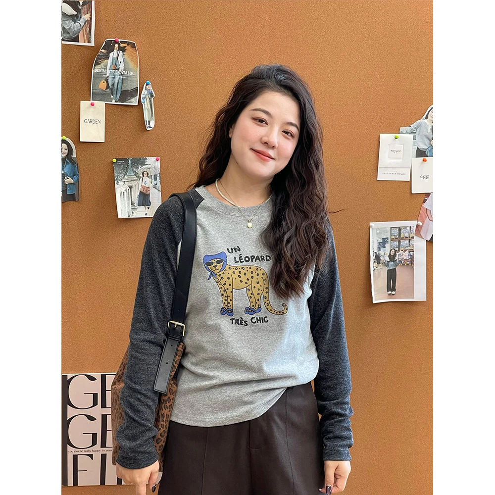 WenWen小个子2025秋新洋气显瘦字母印花卡通豹猫撞色长袖T恤4463