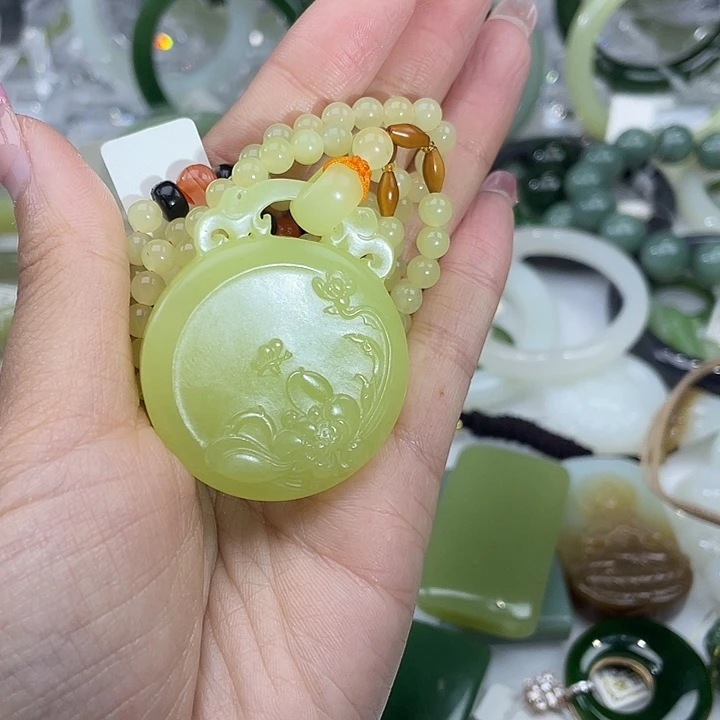 和田玉（糖玉）挂件未镶嵌