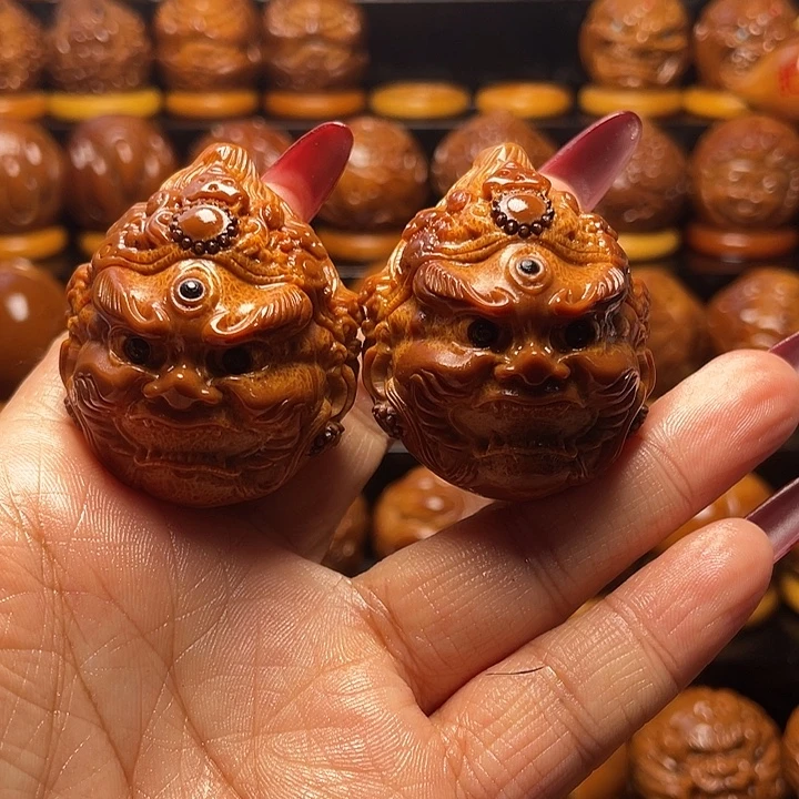 瑞***子把件橄榄核橄榄雕刻
