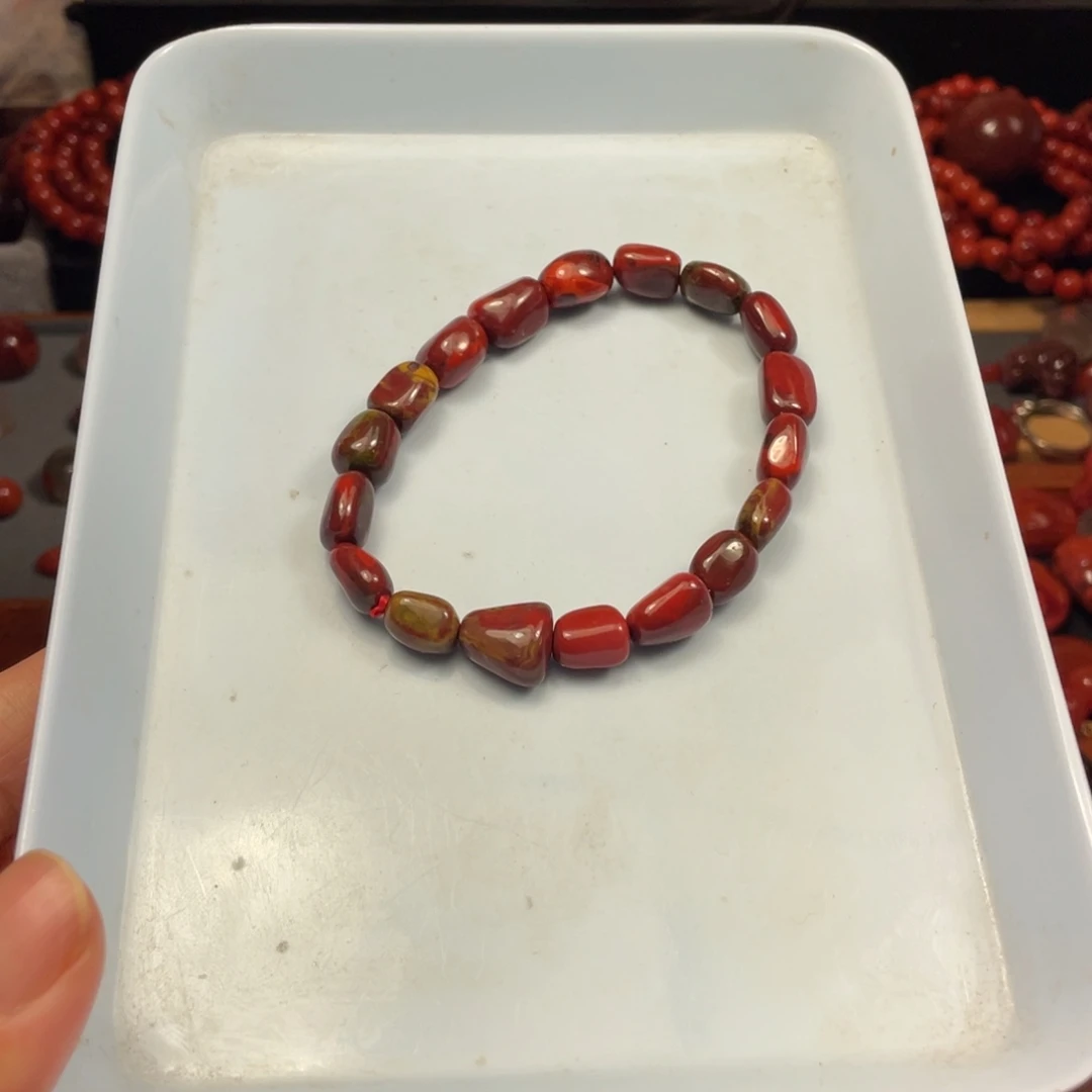 豆***豆南红玛瑙未镶嵌南红玛瑙