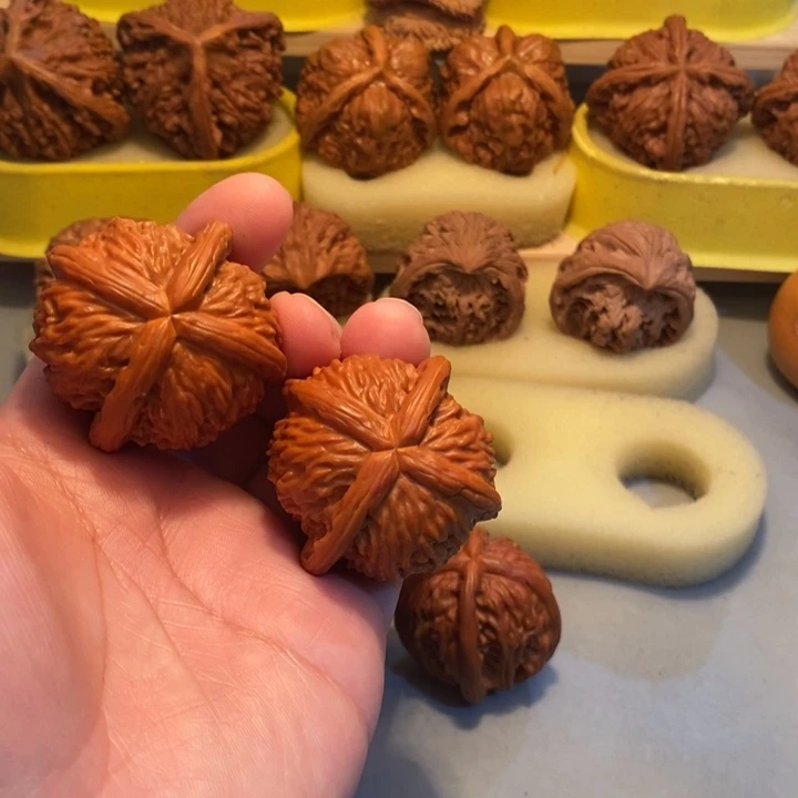 燕***韵文玩核桃吊坠jjjnnnnn