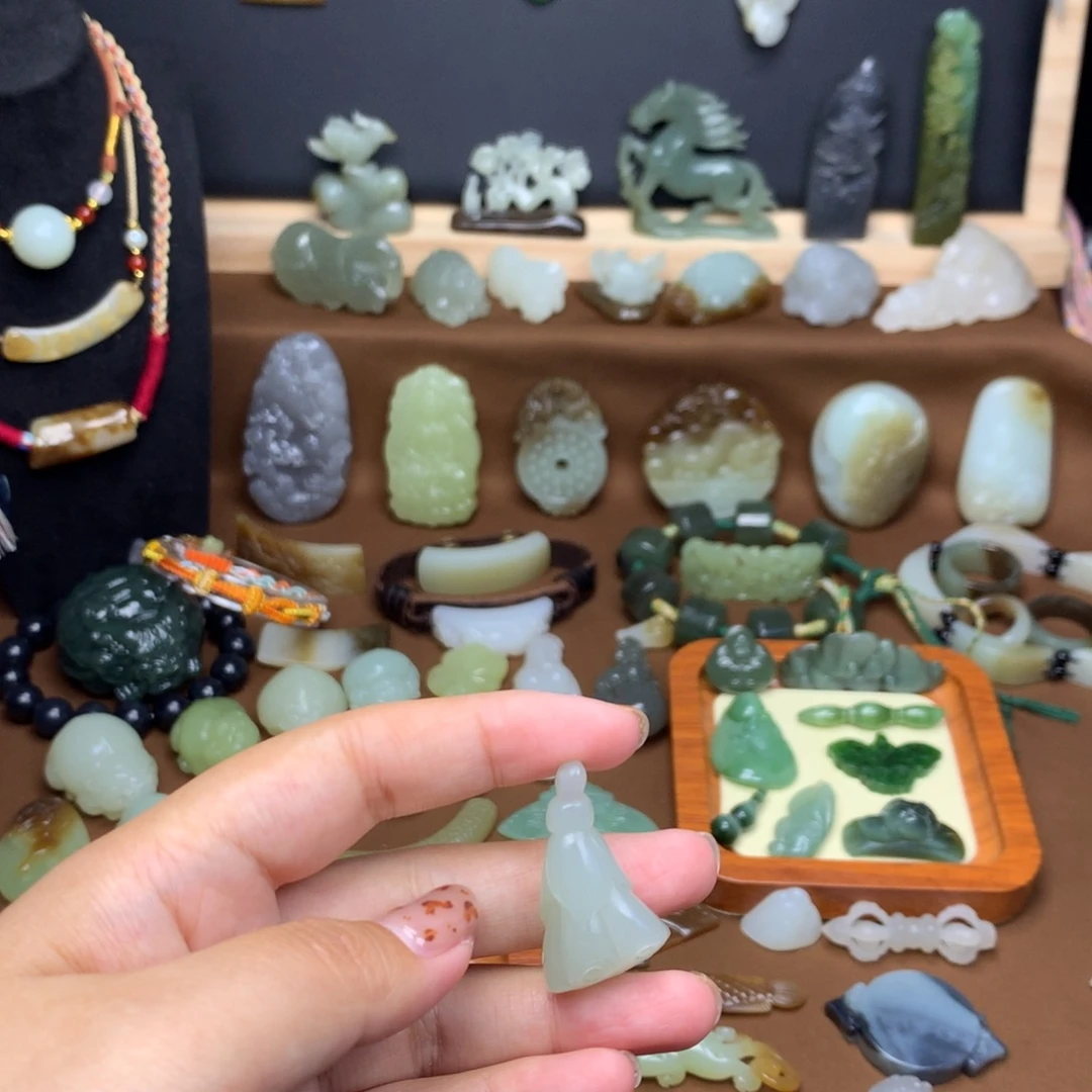 和田玉未镶嵌挂件