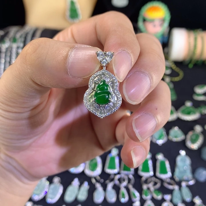 颈饰银S925镶嵌翡翠