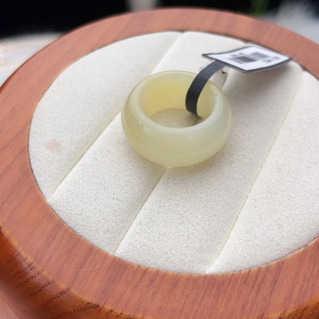 和田玉未镶嵌戒指l93。奶黄甜甜圈。15.3。