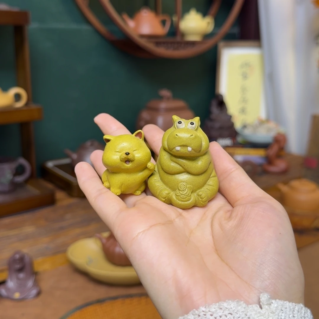 一对茶宠摆件，黄金段，