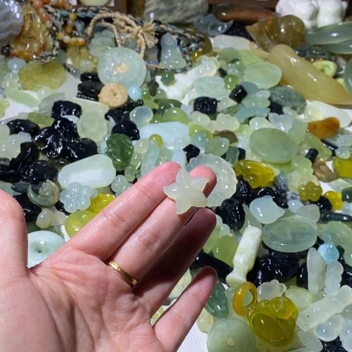 蛇纹石玉合金颈饰