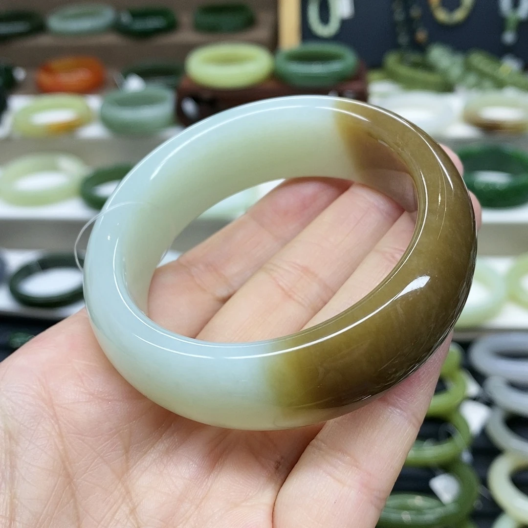 【闪购商品】未镶嵌手镯和田玉