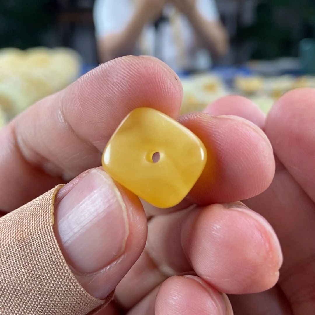 琥珀未镶嵌珠宝奇石小藏扣1.39