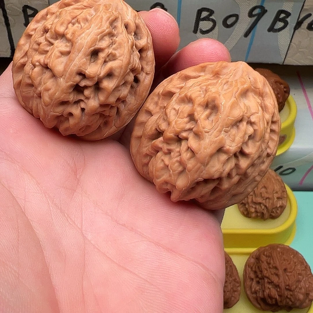 文玩核桃吊坠红锦鲤43