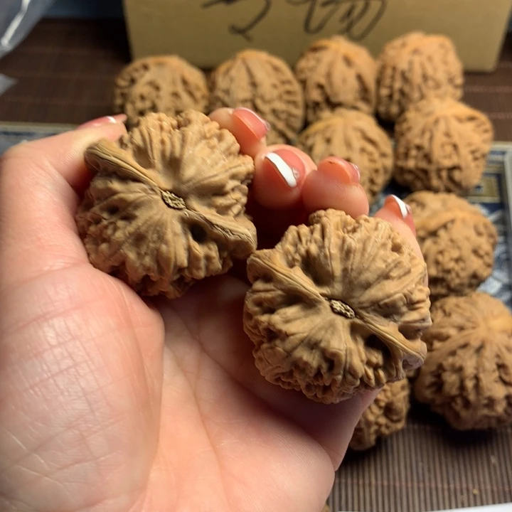 吊坠文玩核桃L*N粗筋