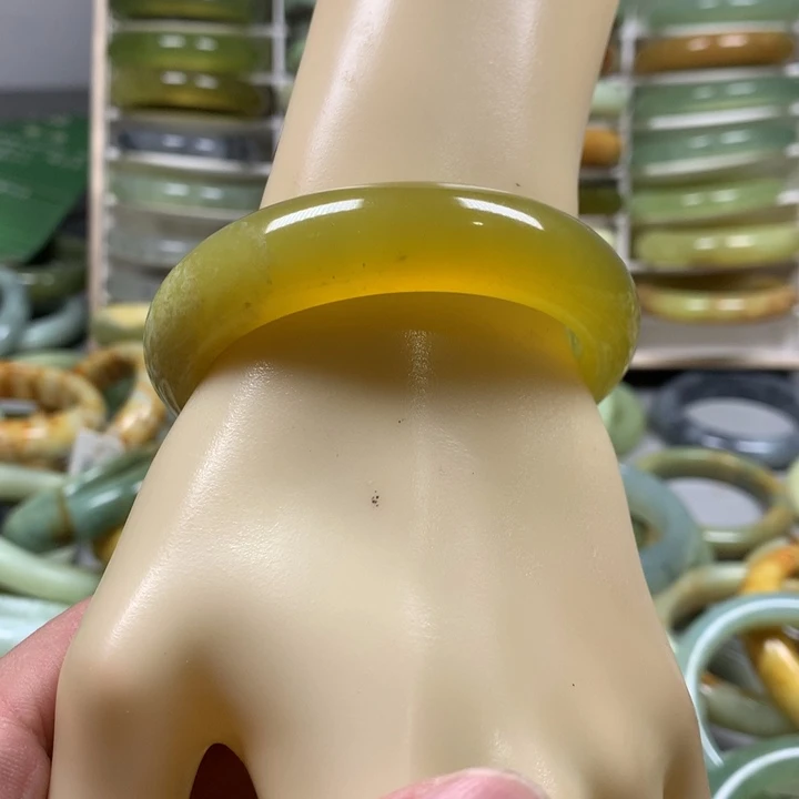 蛇纹石玉手镯未镶嵌零*零