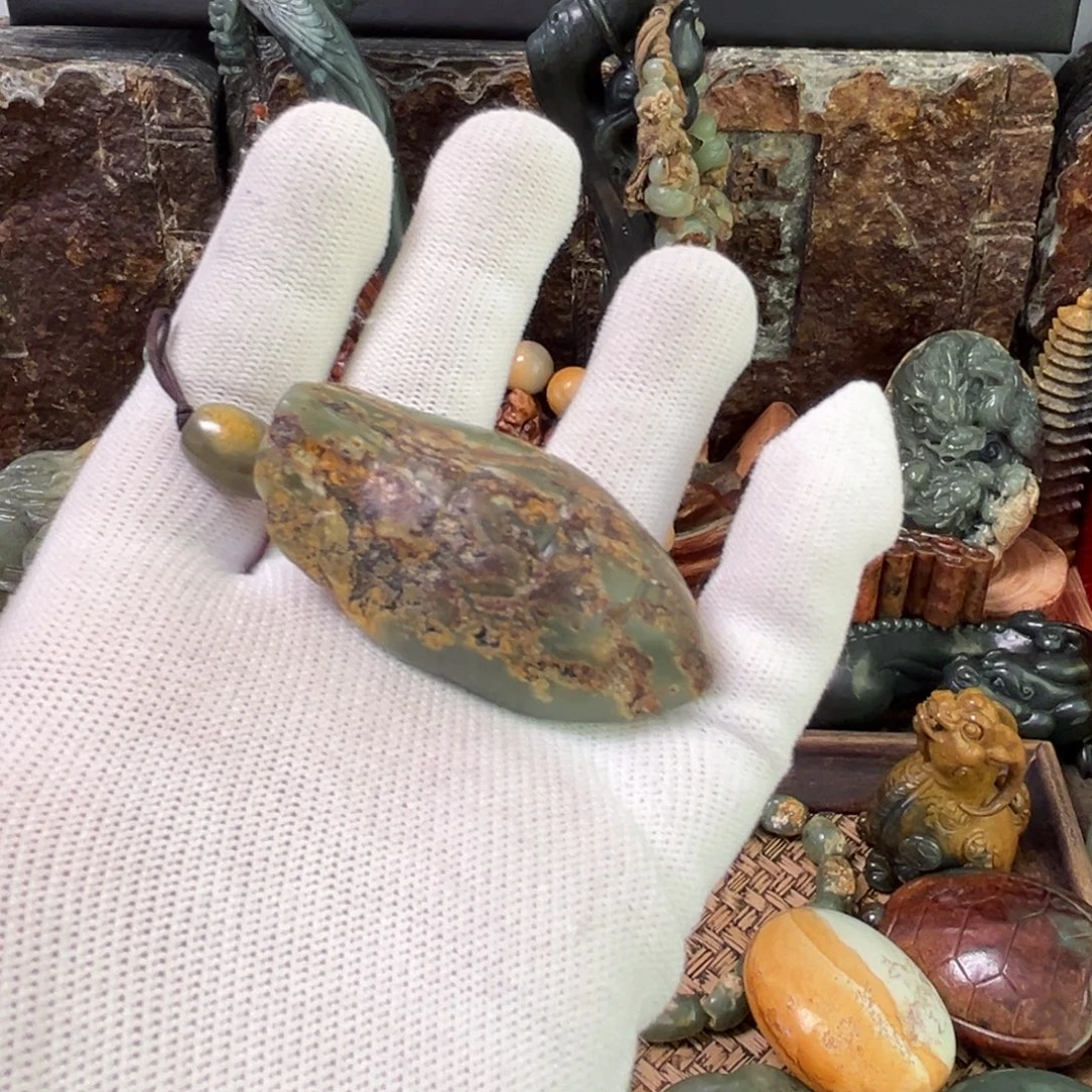 大***头岫岩河磨玉（透闪石质玉）未镶嵌把件