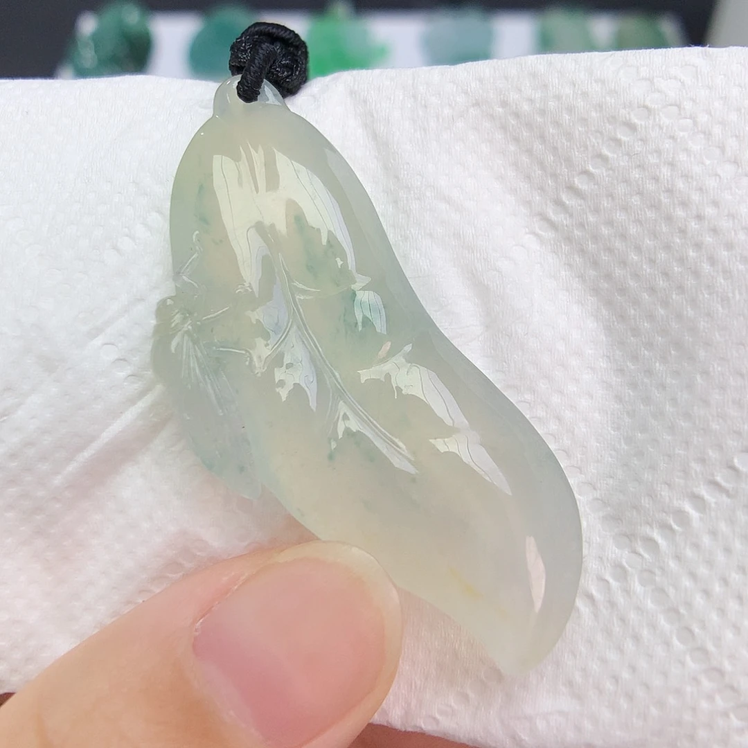 翡翠未镶嵌颈饰叶子