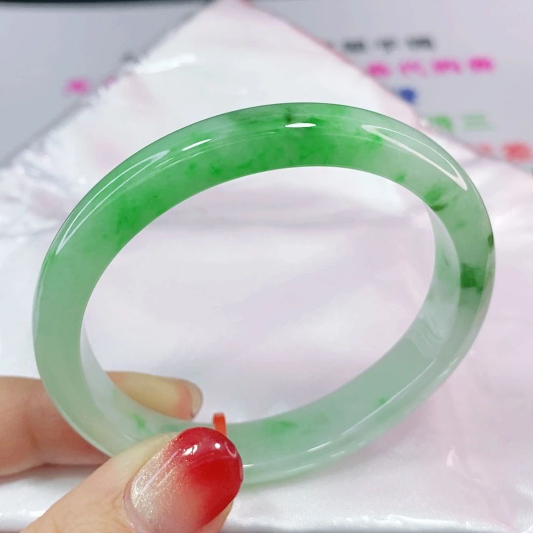 未镶嵌手镯（贵妃镯）翡翠54圈冰绿